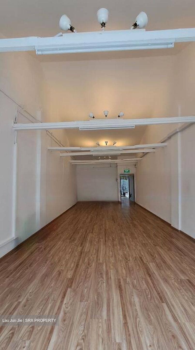 North Bridge Road (D7), Retail #468748551